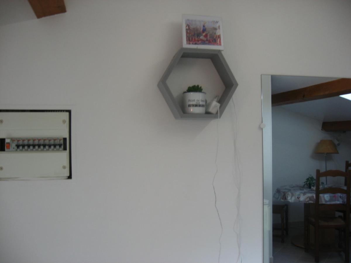 T 2 Avec Velux Sous Les Combes De 34 M2 Apartment La Londe-les-Maures Exterior foto